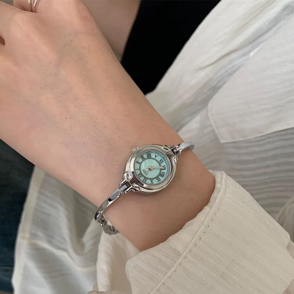 Round Face Gold Bracelet Watch