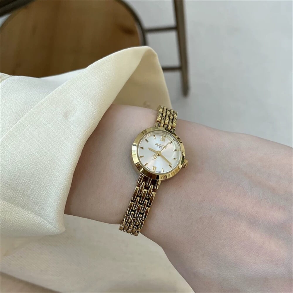 Vintage Style Round Face Gold Watch