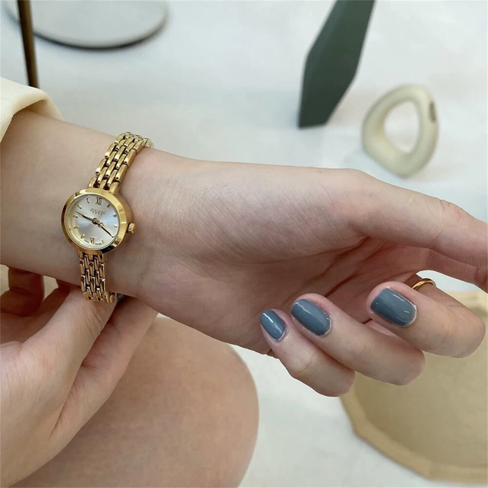 Vintage Style Round Face Gold Watch