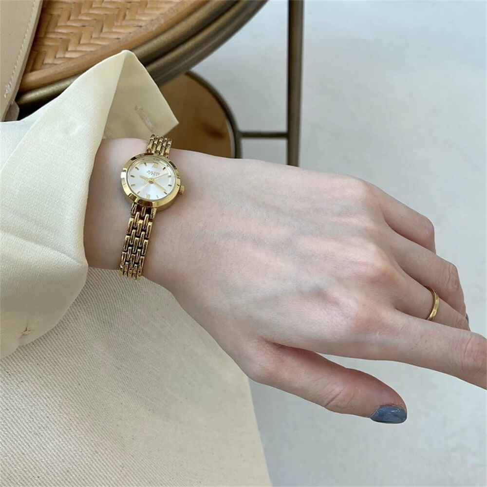 Vintage Style Round Face Gold Watch