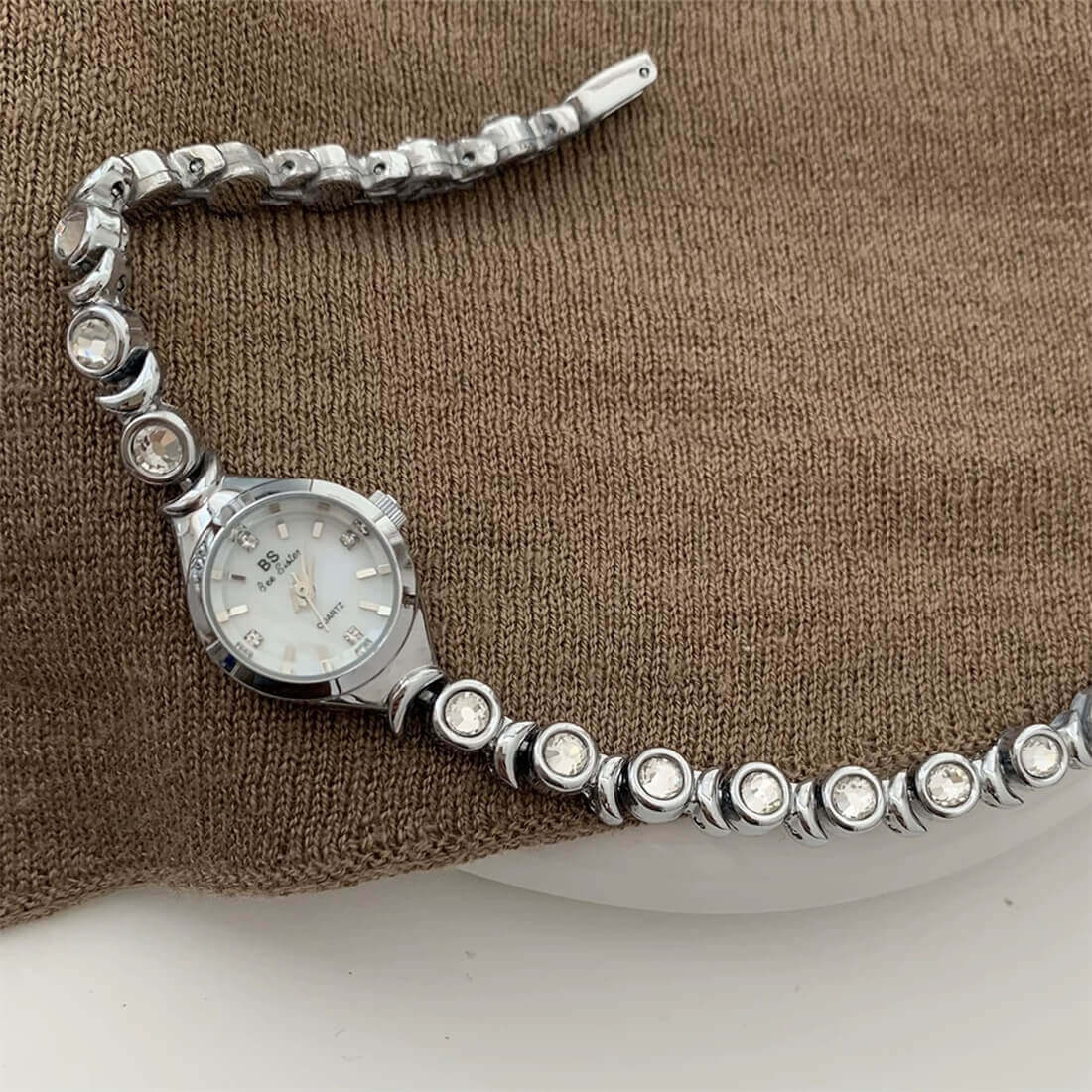 Round Face Gold Zircon Bracelet Watch