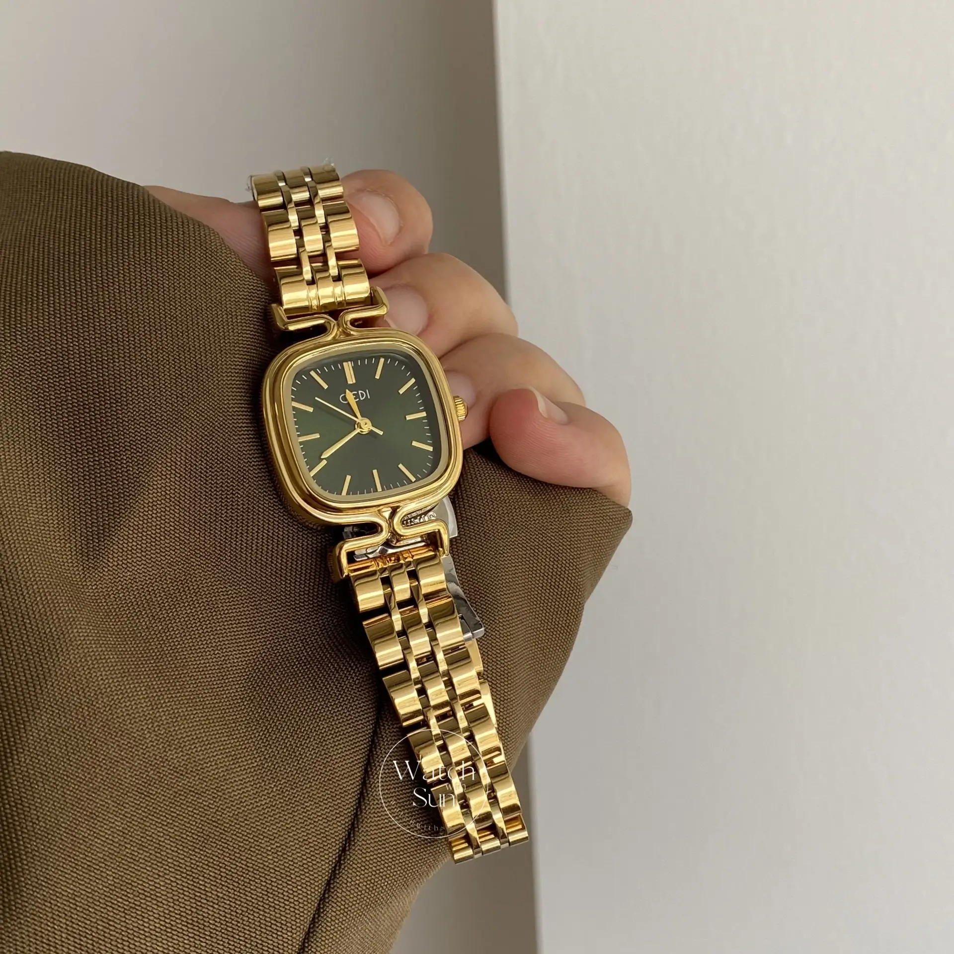 Chic Square Emerald Green Dial Bracelet Watch