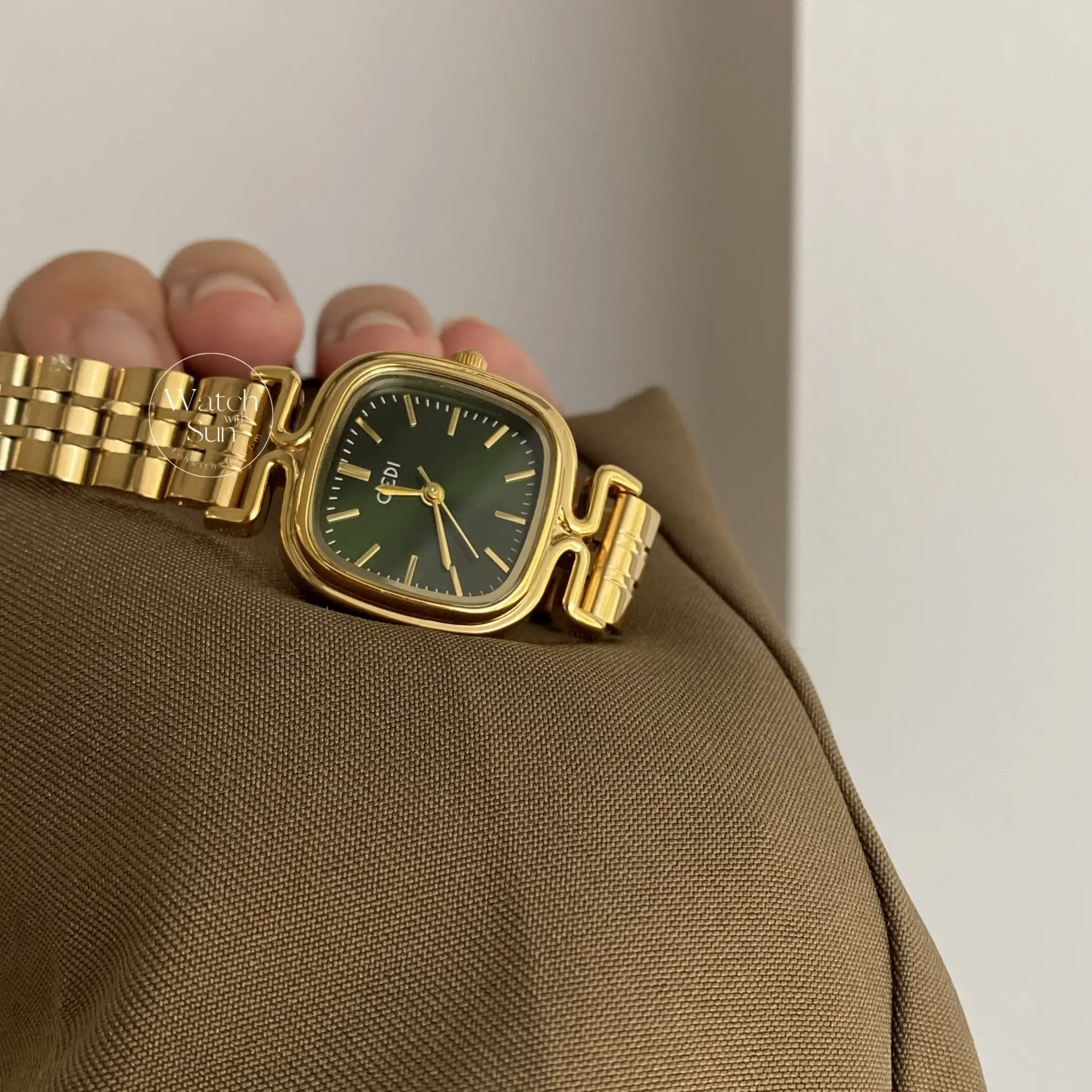 Chic Square Emerald Green Dial Bracelet Watch