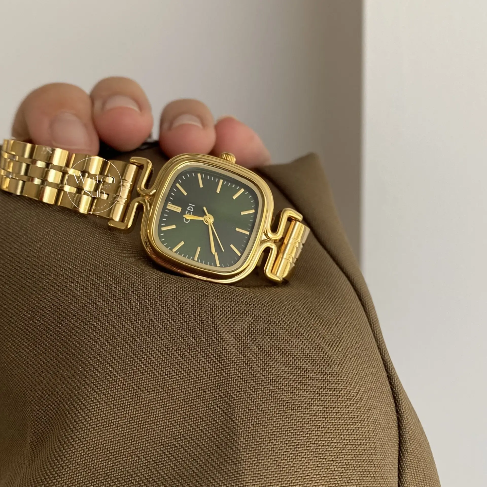 Chic Square Emerald Green Dial Bracelet Watch