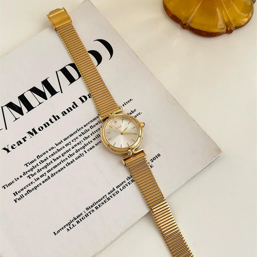 Dainty Round Face Golden Bracelet Watch