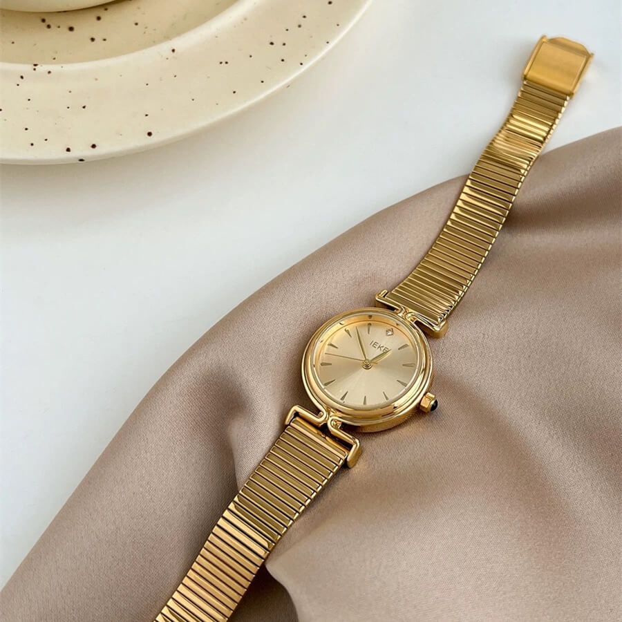 Dainty Round Face Golden Bracelet Watch