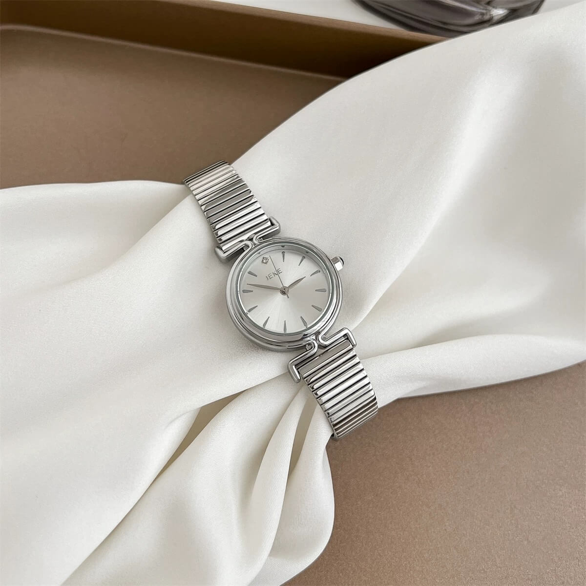 Dainty Round Face Golden Bracelet Watch