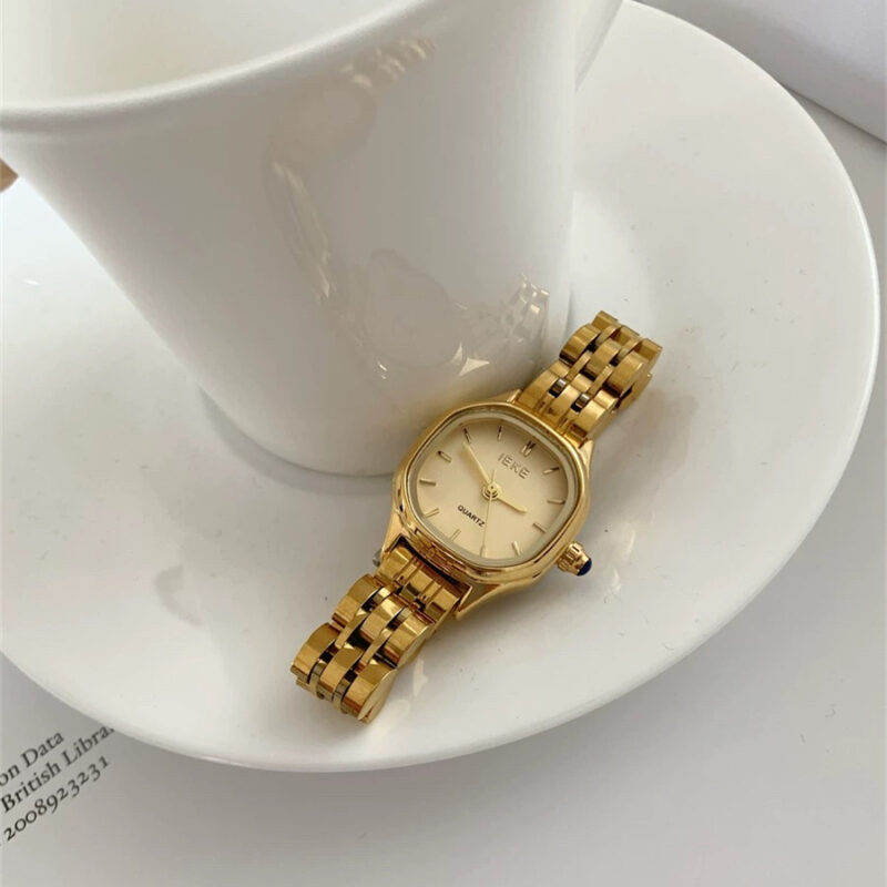Vintage Style Round Face Golden Bracelet Watch