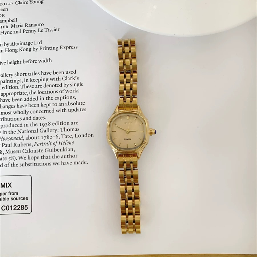 Vintage Style Round Face Golden Bracelet Watch