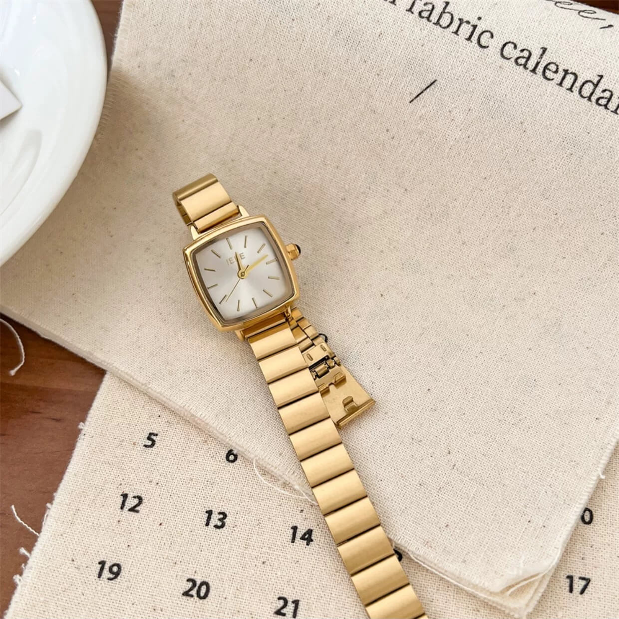 Chic Style Square Face Gold/Silver Bracelet Watch