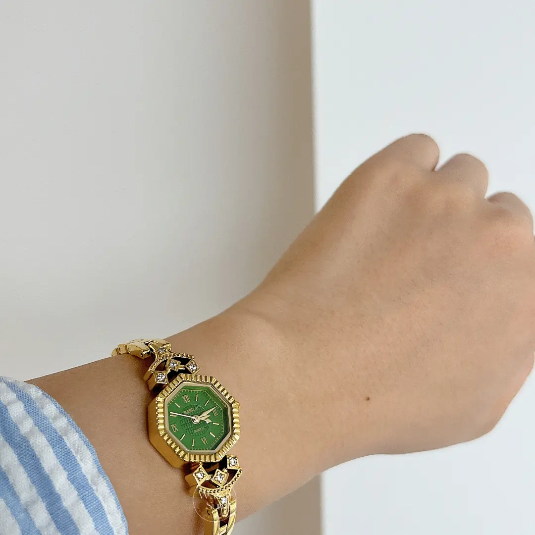 Vintage Style Emerald Green Color Dial Gold Bracelet Watch