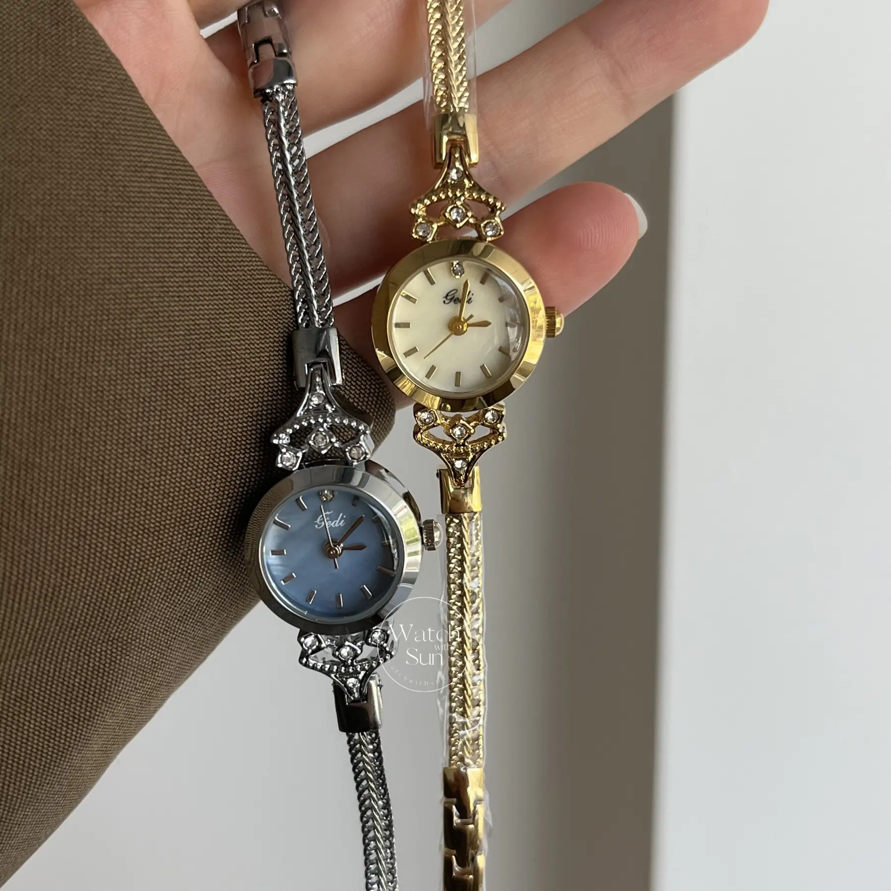 WatchwithSun WatchwithSun Chic Round Small Face Thin Bracelet Watch
