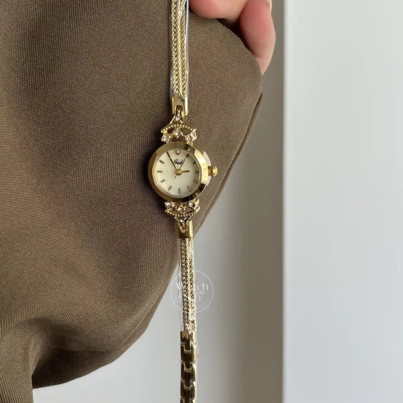 Chic Round Small Face Thin Bracelet Watch