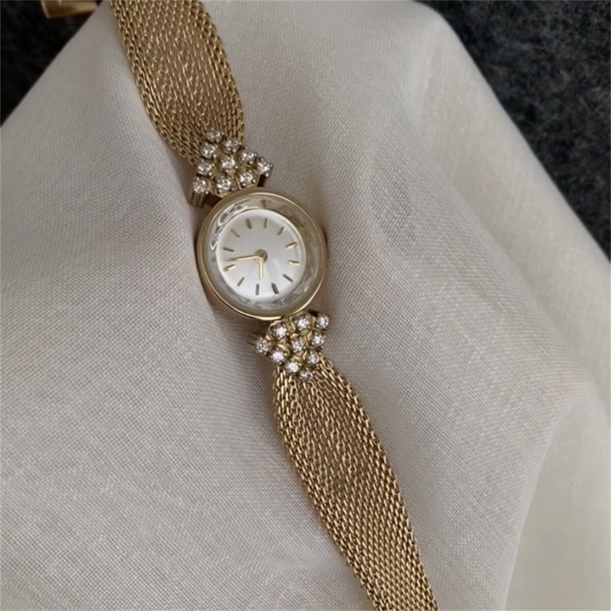Round Face Gold Stainless Steel watch