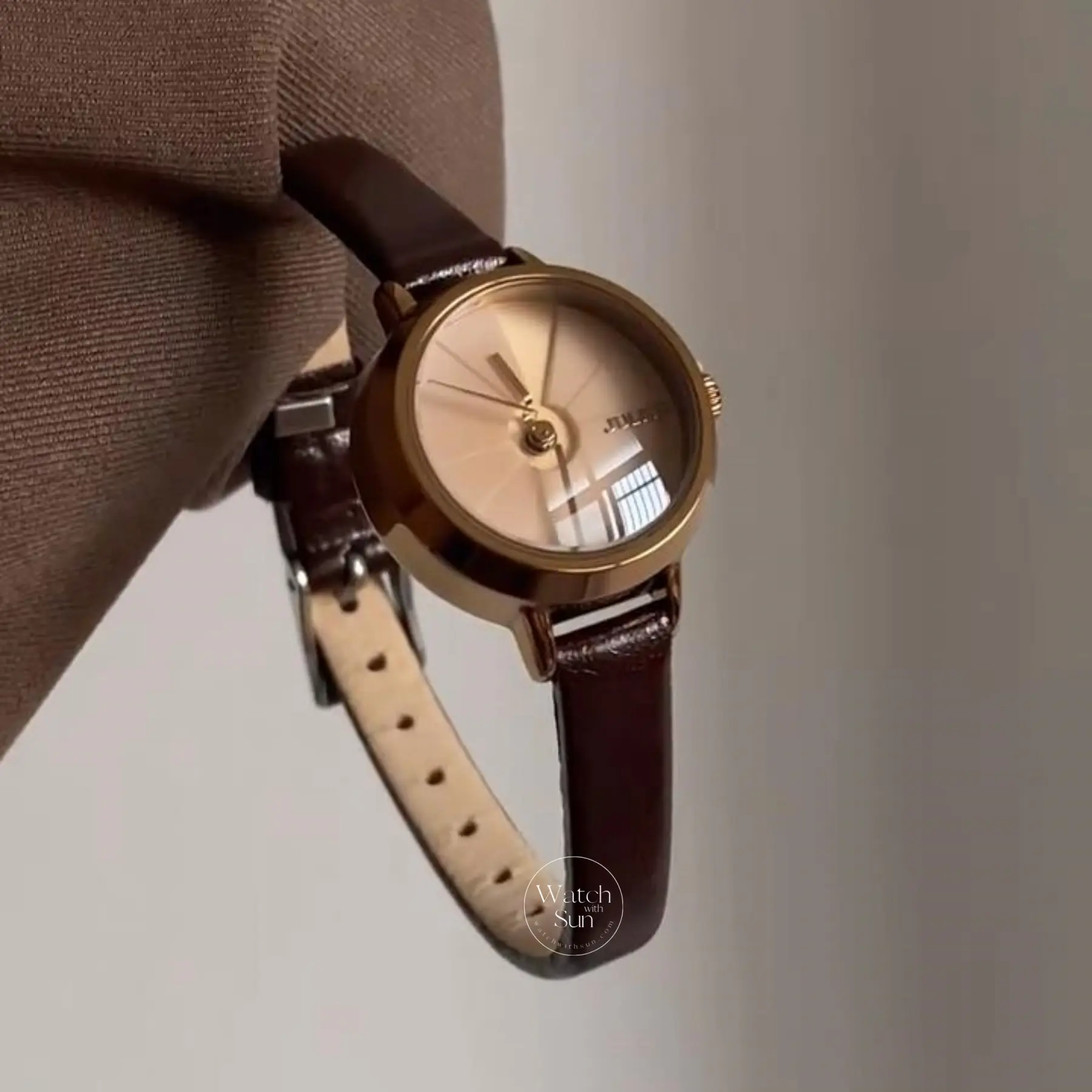 Minimalist Style Brown Round Leather Watch for Women