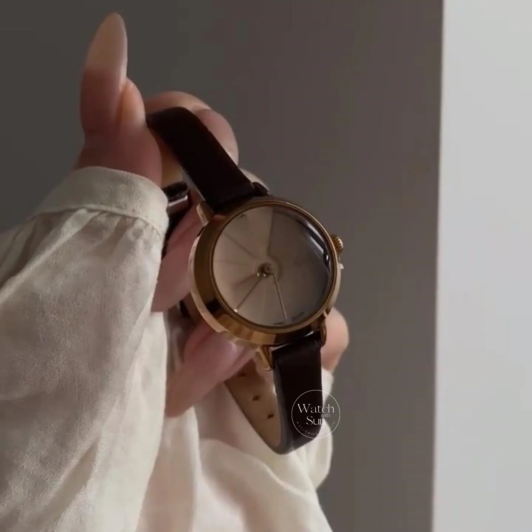 Minimalist Style Brown Round Leather Watch for Women