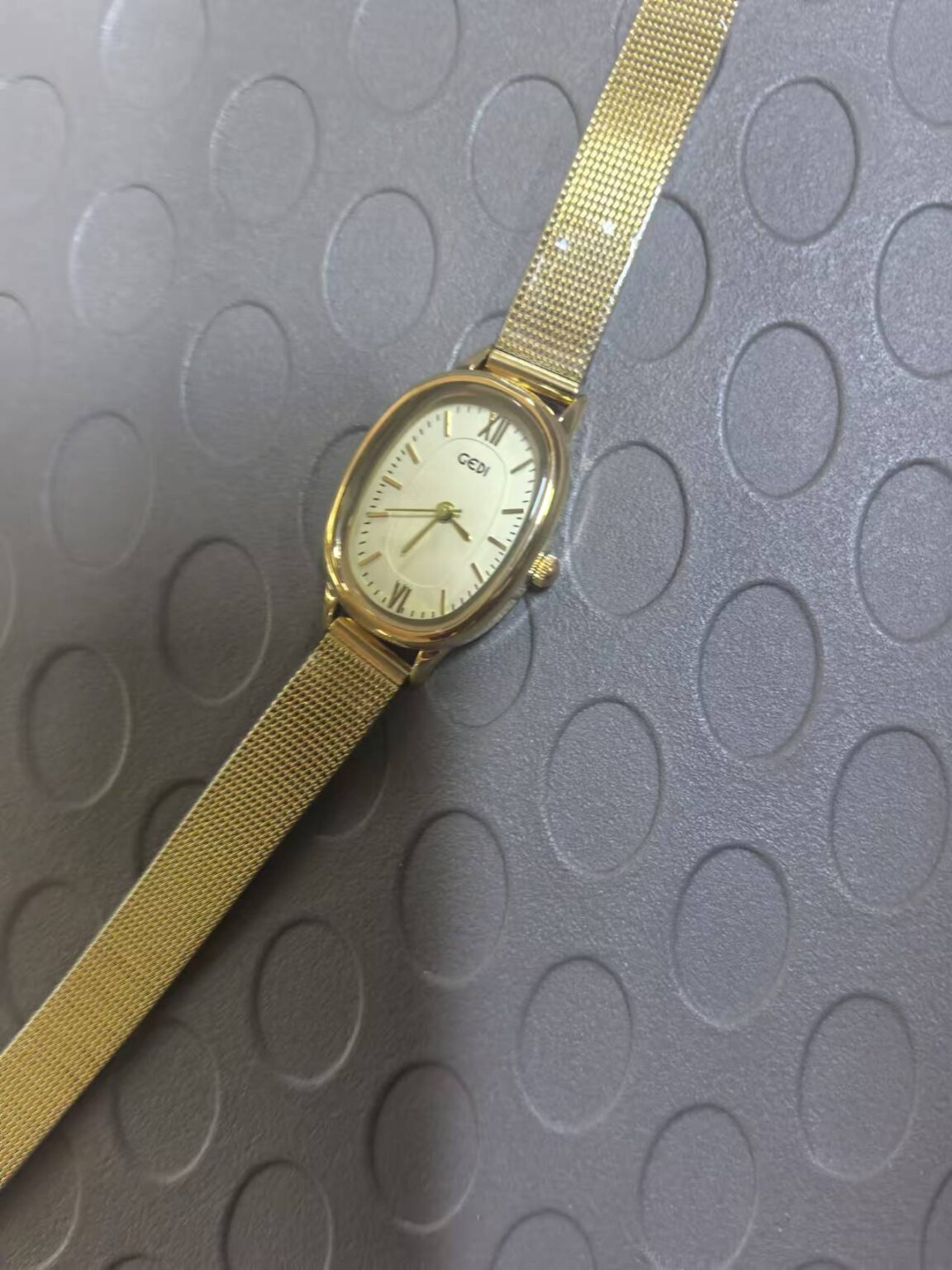 Leather Strap Vintage Oval Watch main image 0