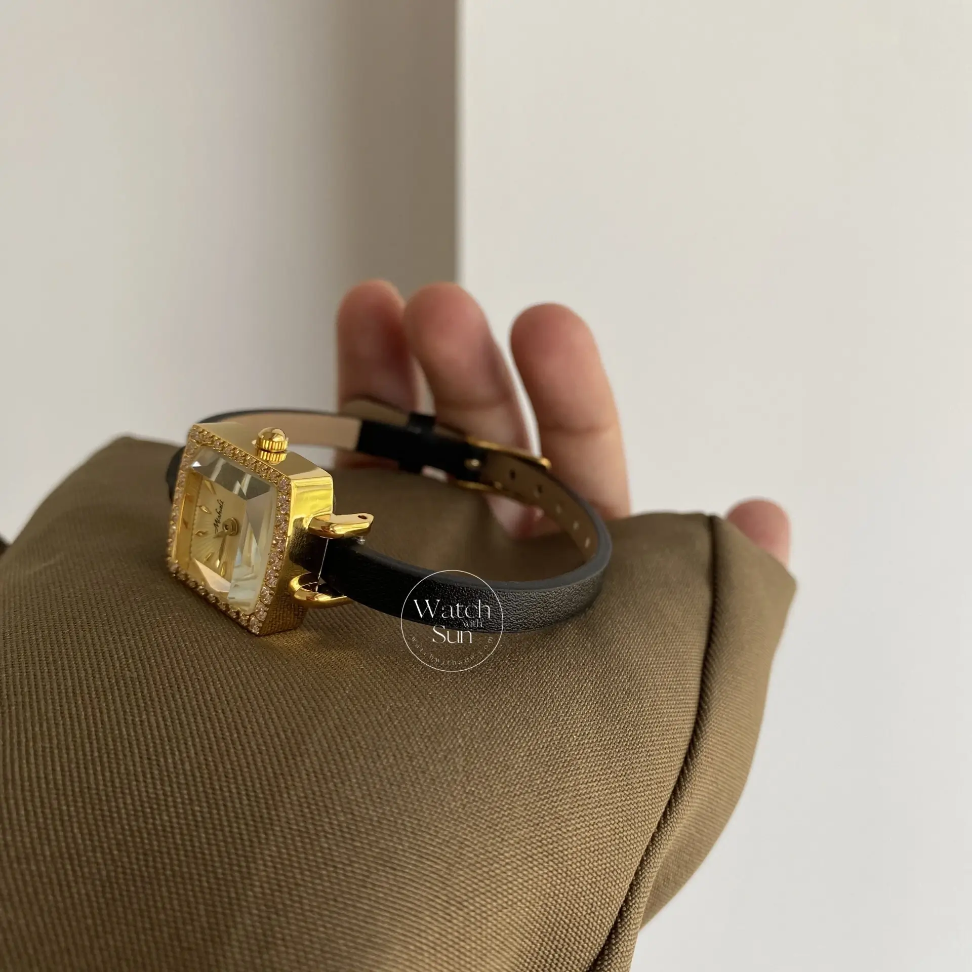 Chic Style Black-Gold Diamond Square Leather Wristwatch