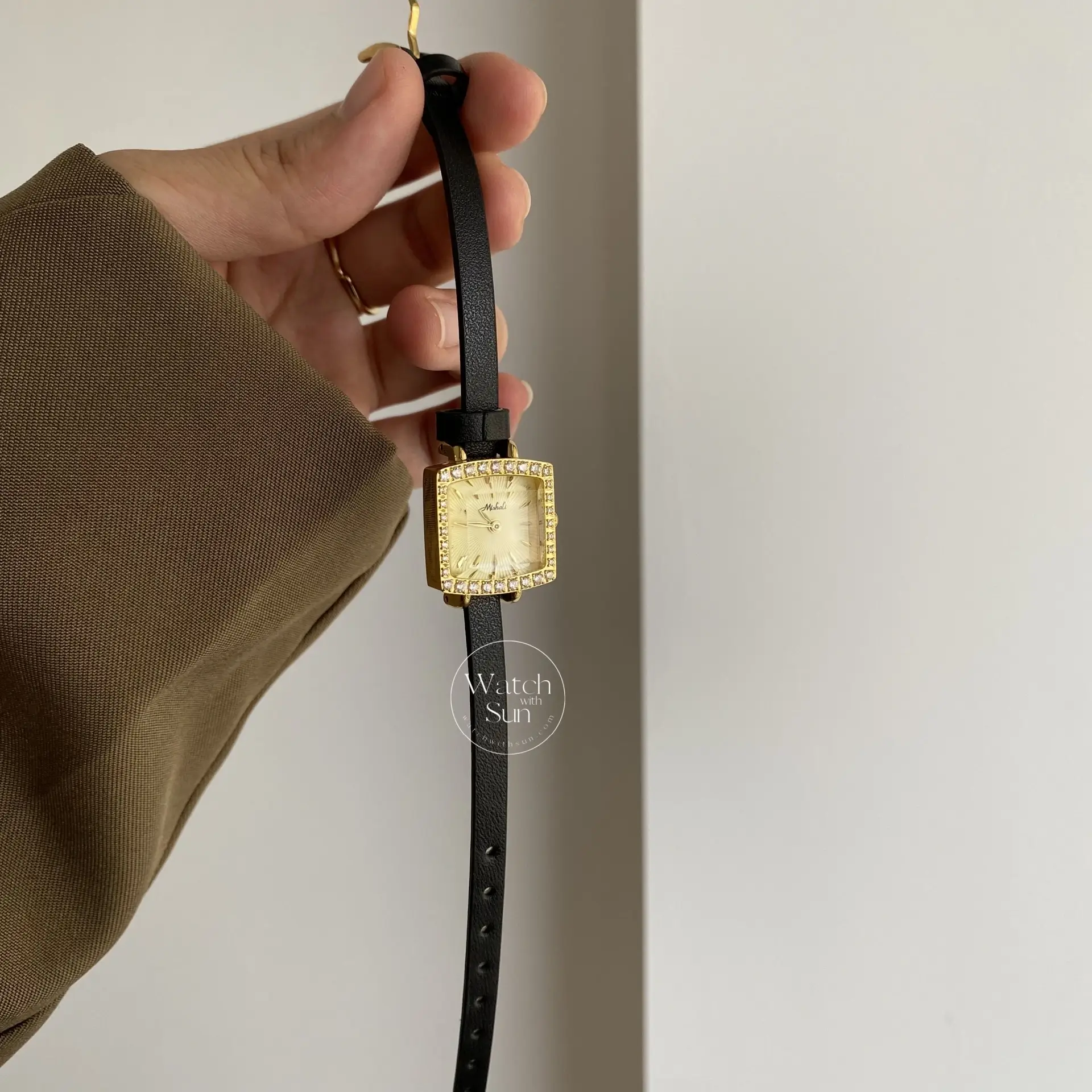 Chic Style Black-Gold Diamond Square Leather Wristwatch