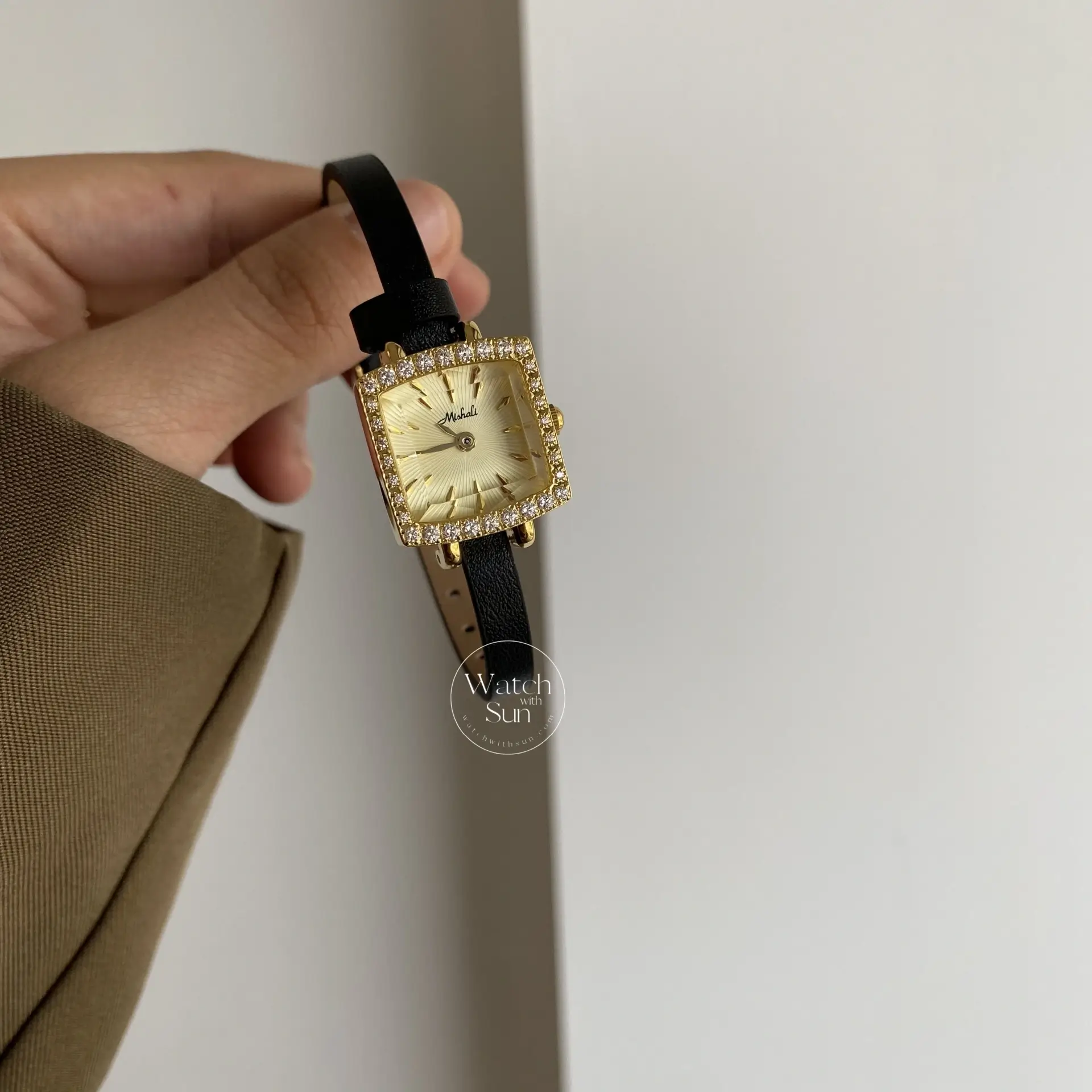 Chic Style Black-Gold Diamond Square Leather Wristwatch