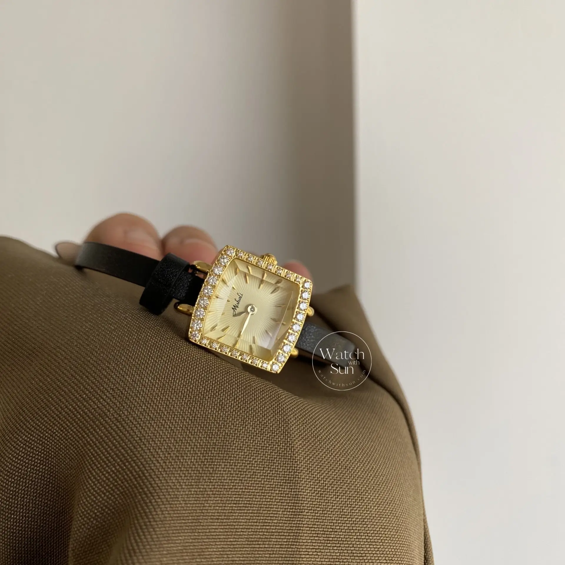 Chic Style Black-Gold Diamond Square Leather Wristwatch