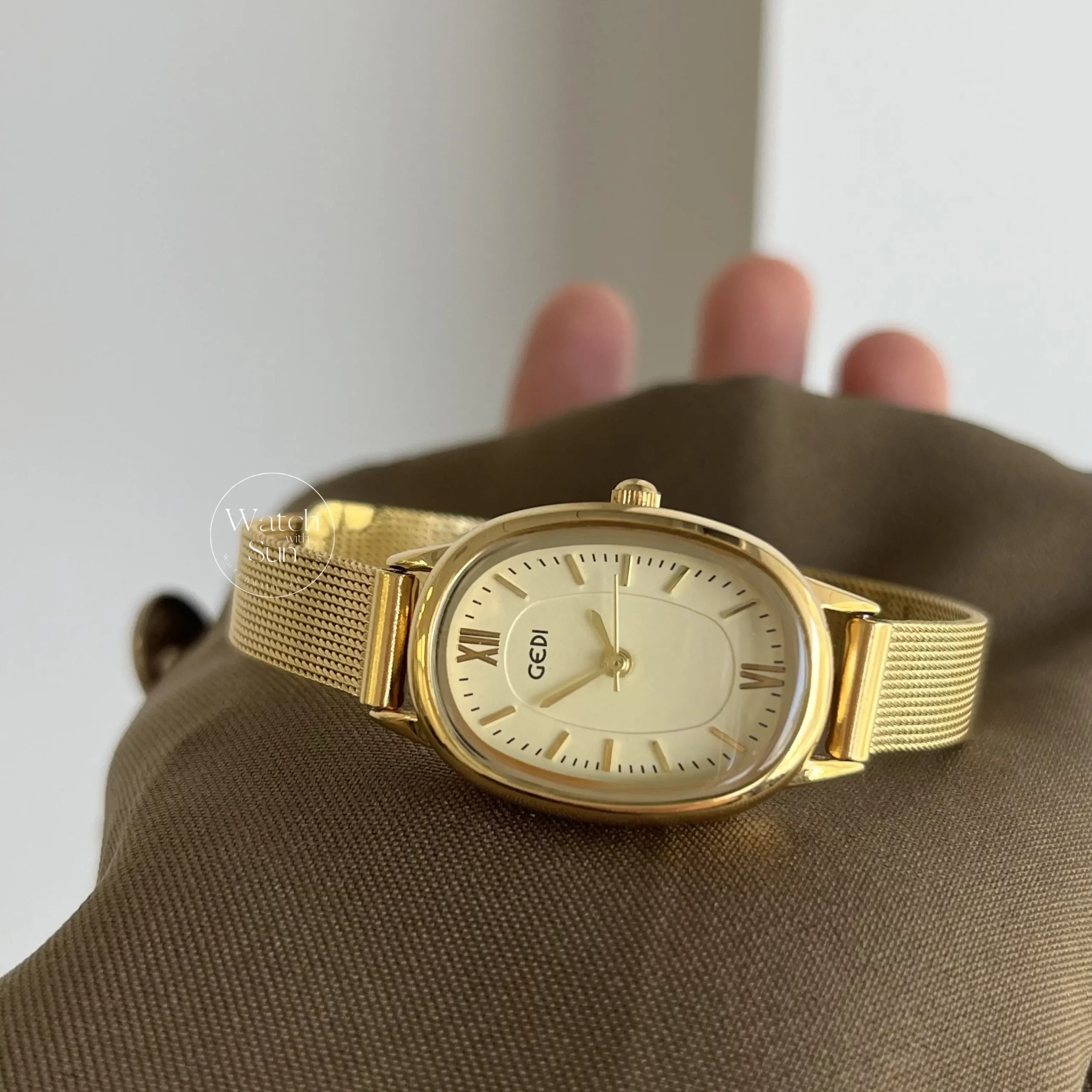 Vintage Style Golden Oval Leather/ Stainless Steel Watch
