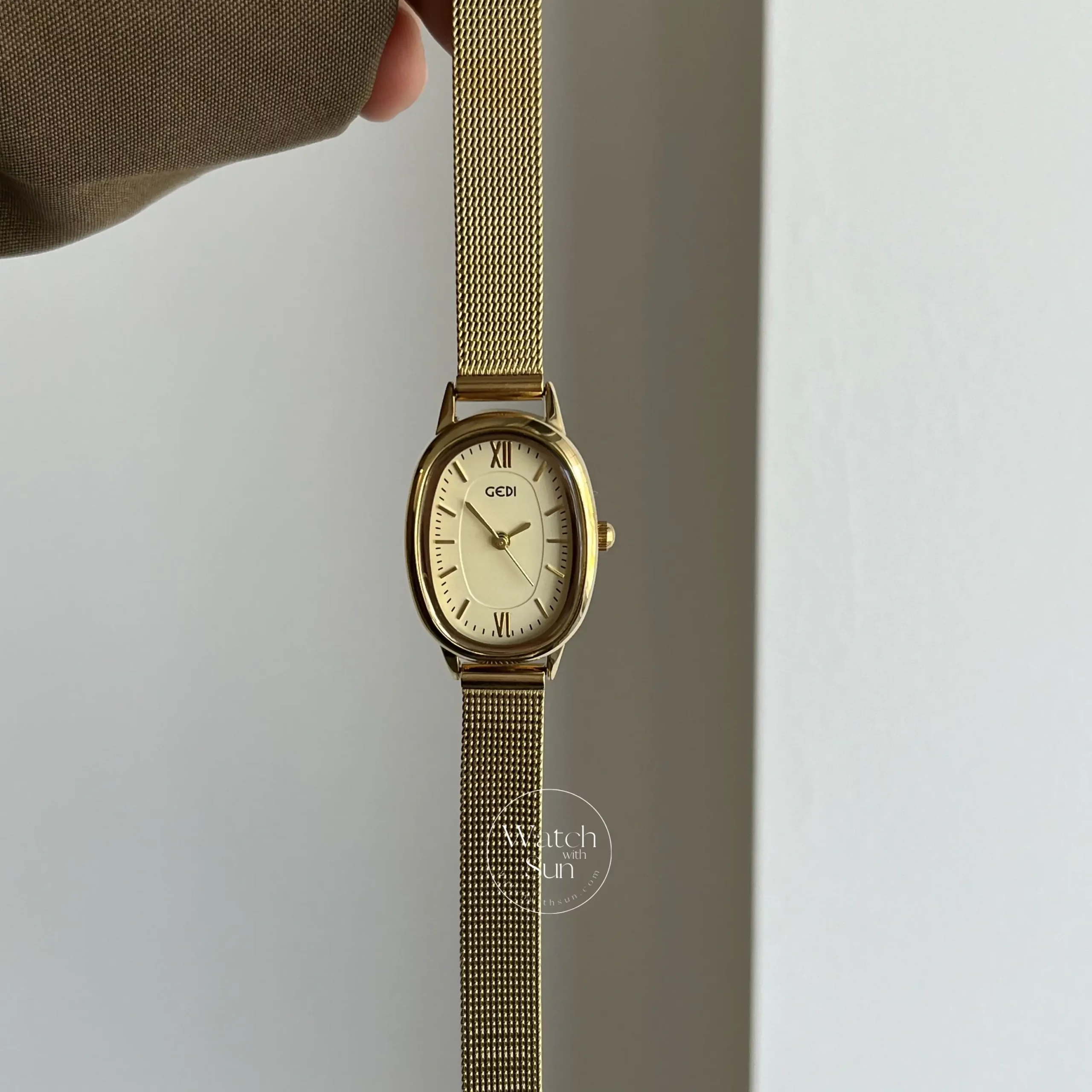 Vintage Style Golden Oval Leather/ Stainless Steel Watch