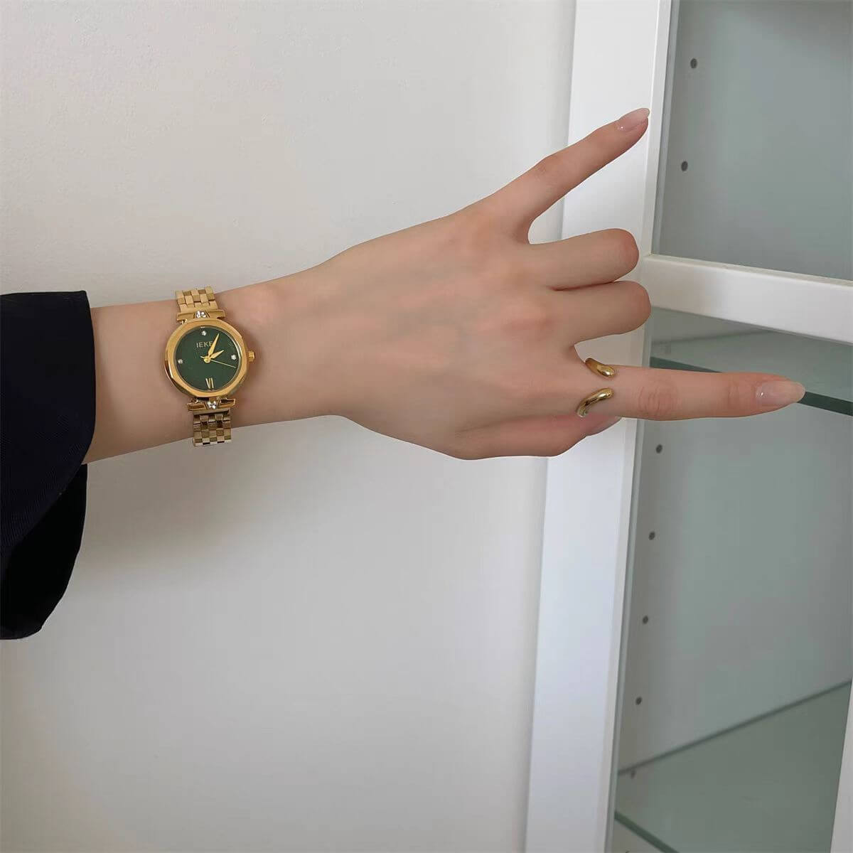 Vintage Style Gold/Silver Round Ladies Watch