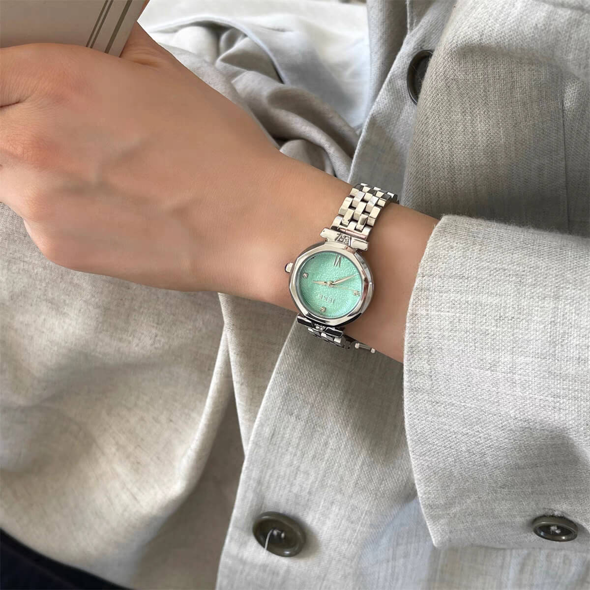 Vintage Style Gold/Silver Round Ladies Watch