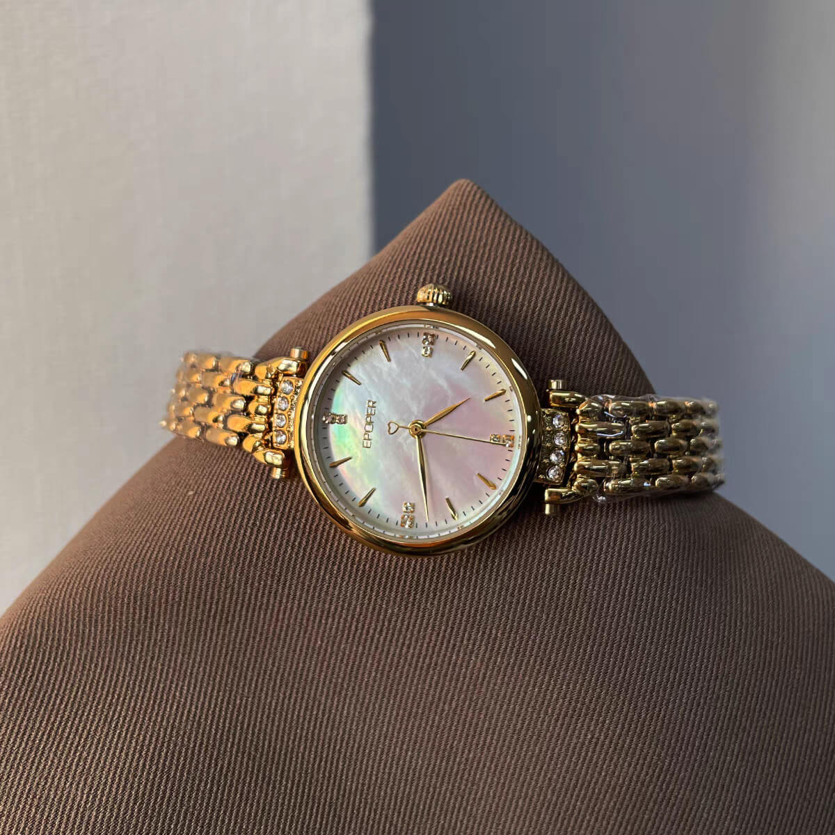 Vintage Gold/Silver Round Face Mother of Pearl Watch