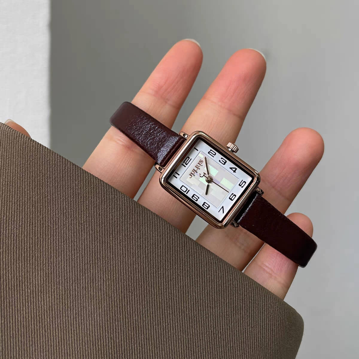 Classic Brown Leather Mother of Pearl Face Wristwatch