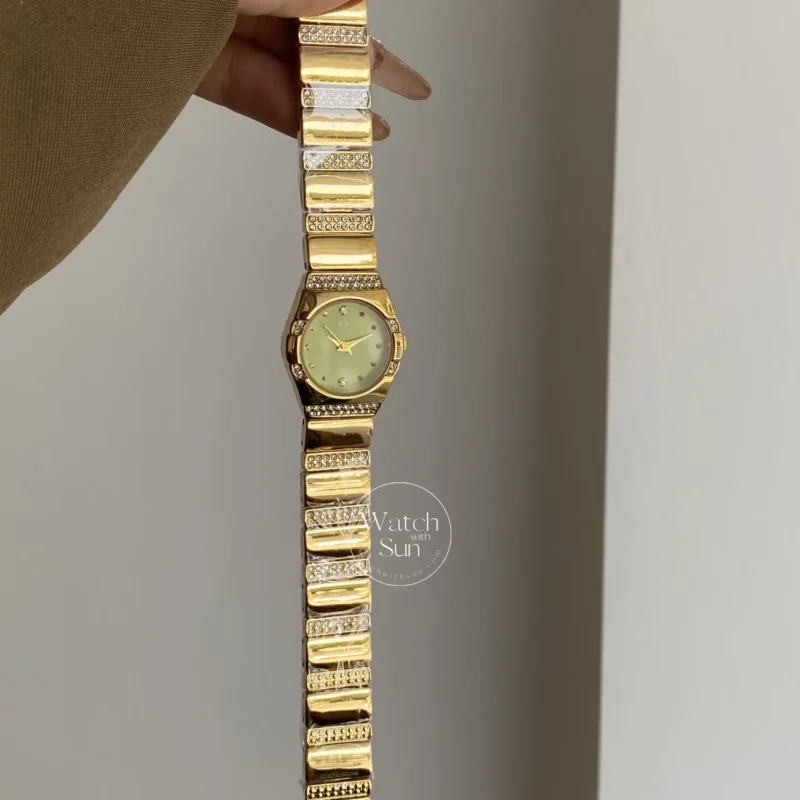 Vintage Style Green Round Face Ladies Wristwatch