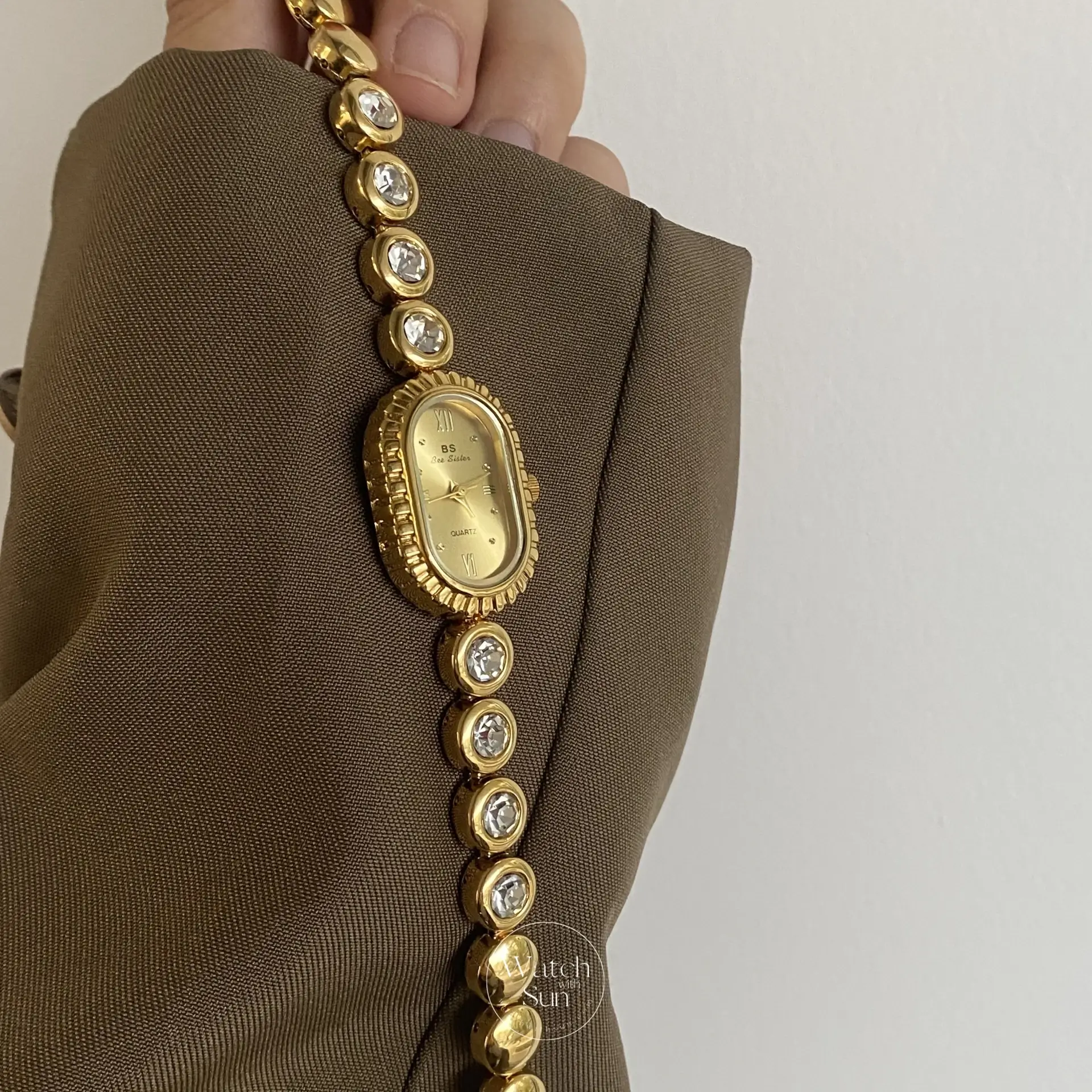 Chic Gold/Silver Round-Square Face Bracelet Watch