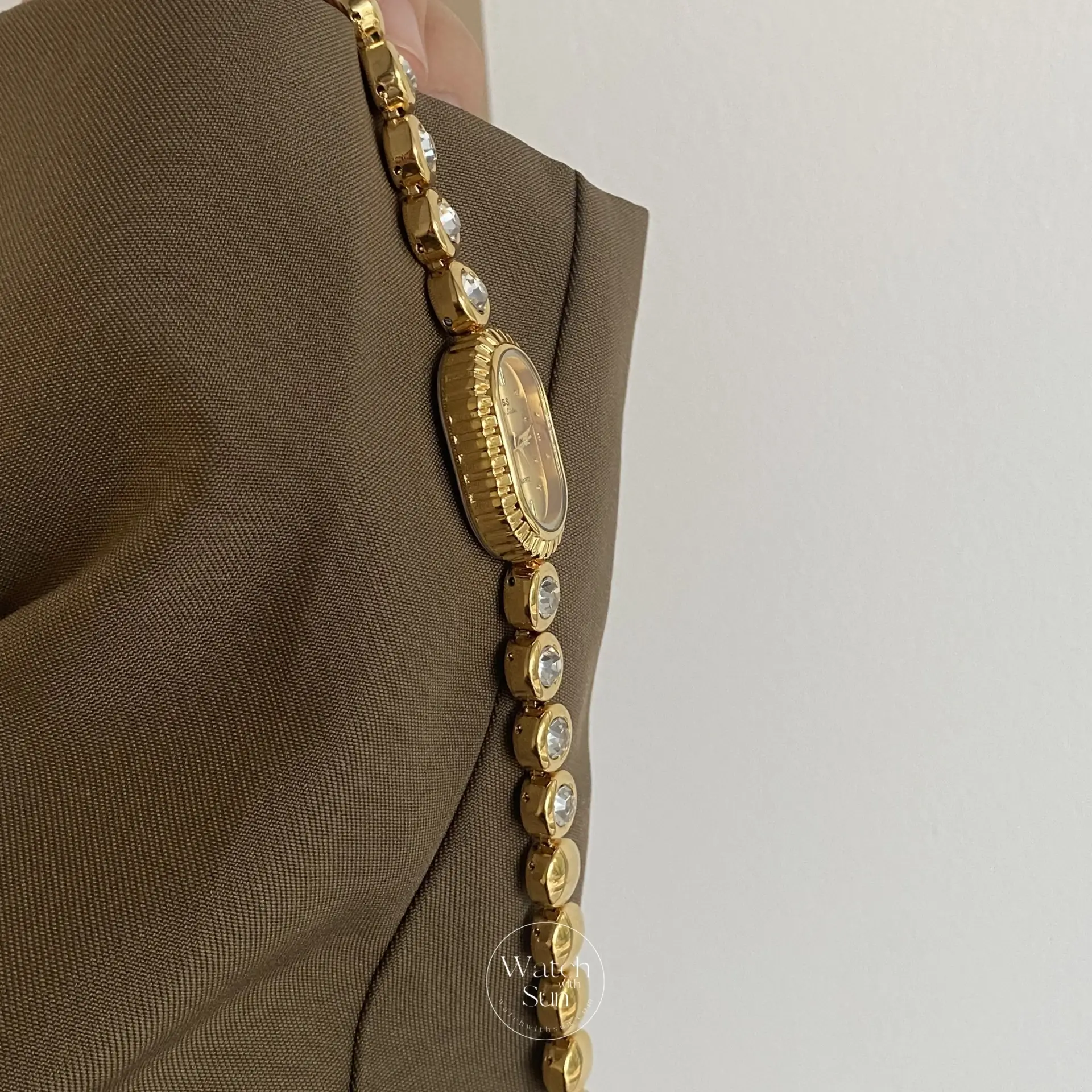 Chic Gold/Silver Round-Square Face Bracelet Watch