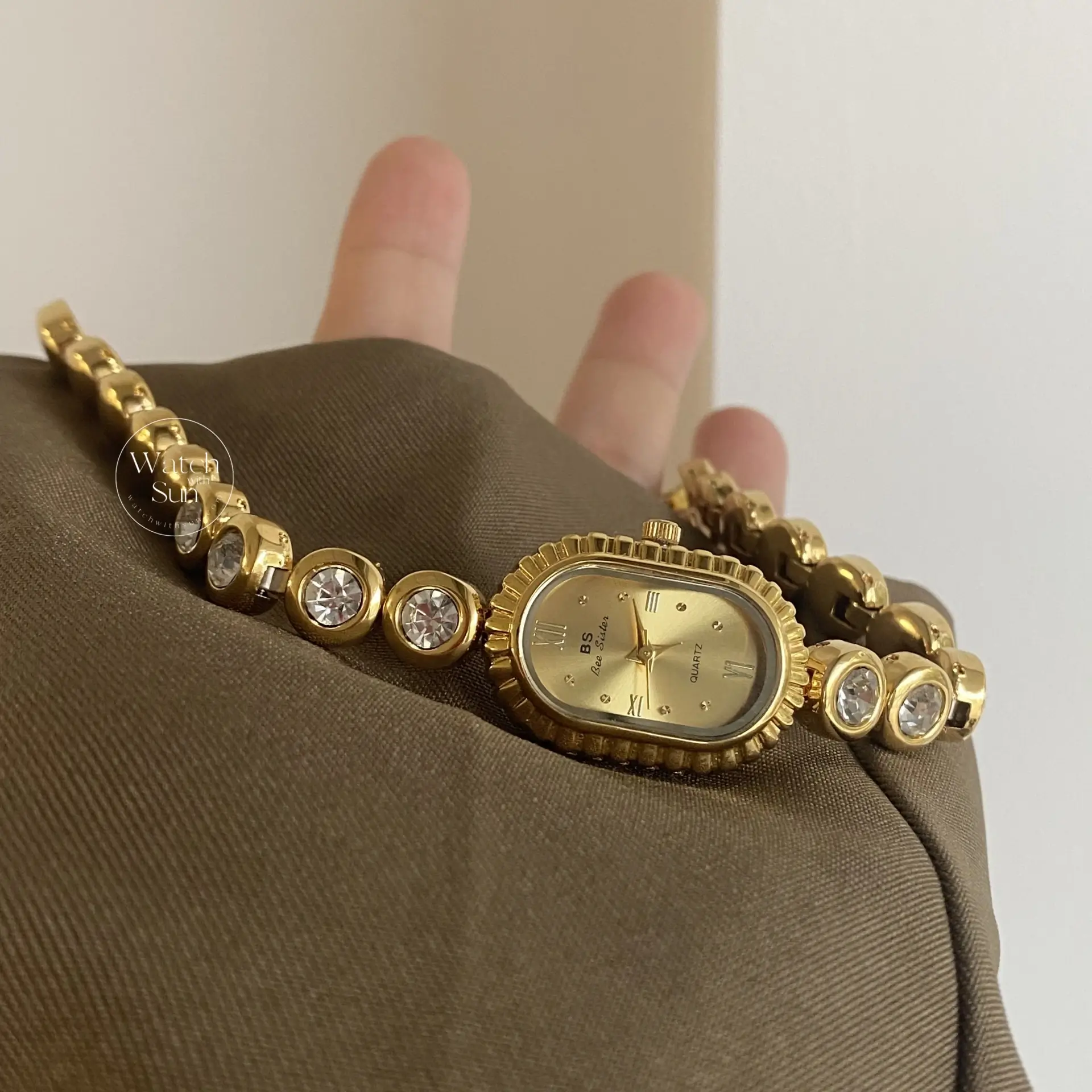 Chic Gold/Silver Round-Square Face Bracelet Watch