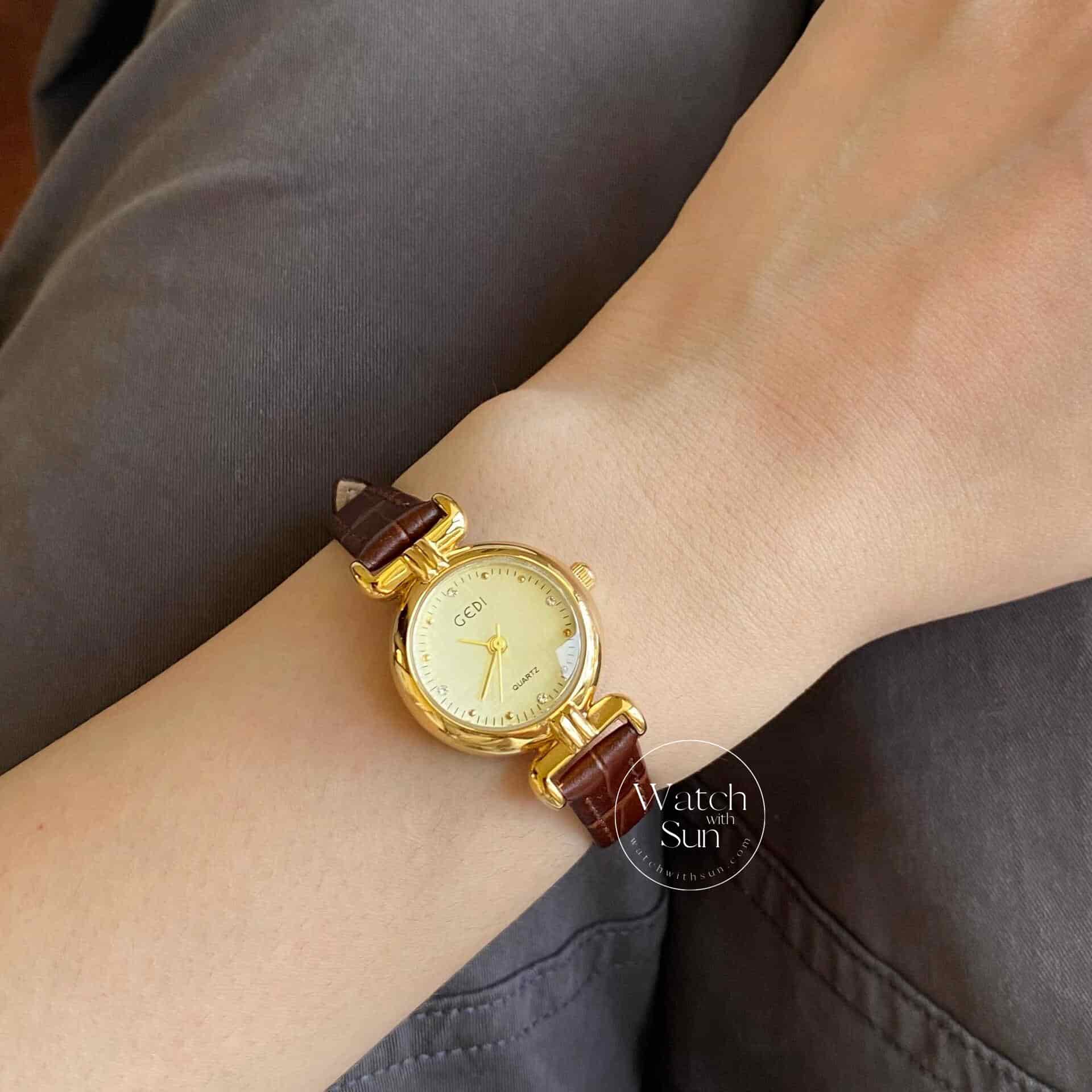 Vintage Style White Round Face Geniune Leather Ladies Watch