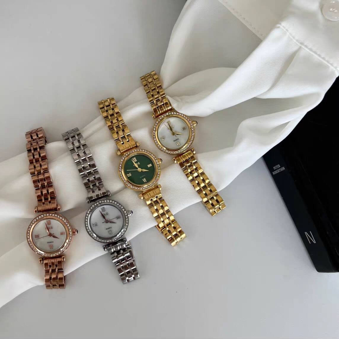 Chic Blue Mother of Pearl Round Face Watch