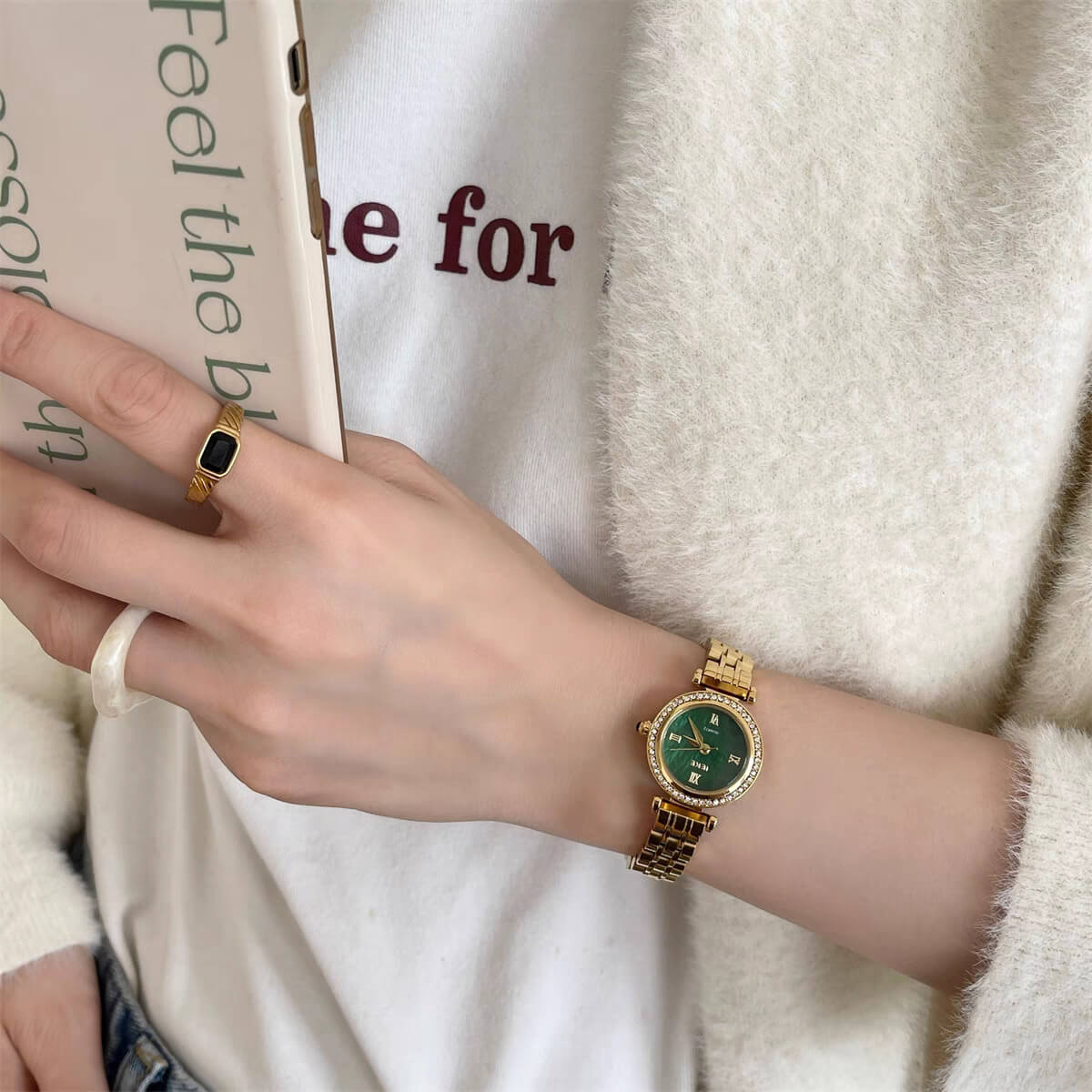 Chic Blue Mother of Pearl Round Face Watch