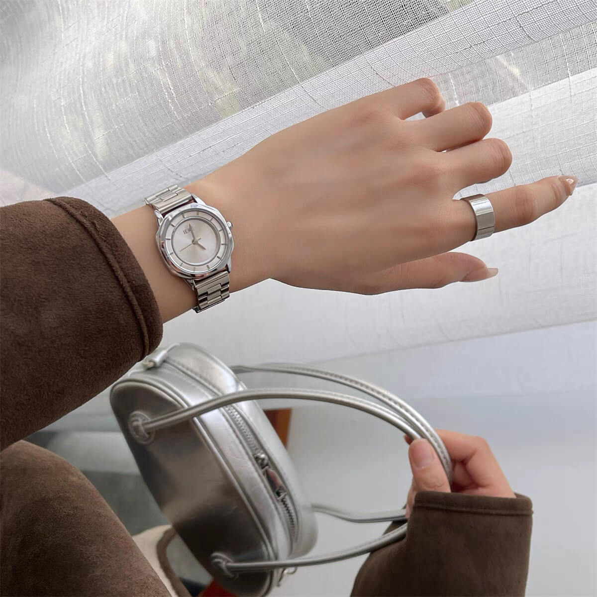 Vintage Silver/Gold Round Stainless Steel Watch