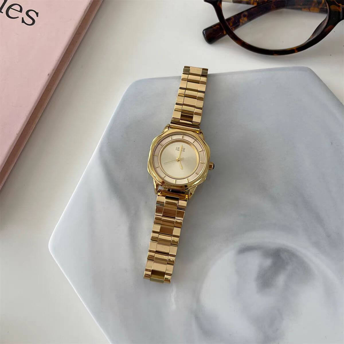 Vintage Silver/Gold Round Stainless Steel Watch