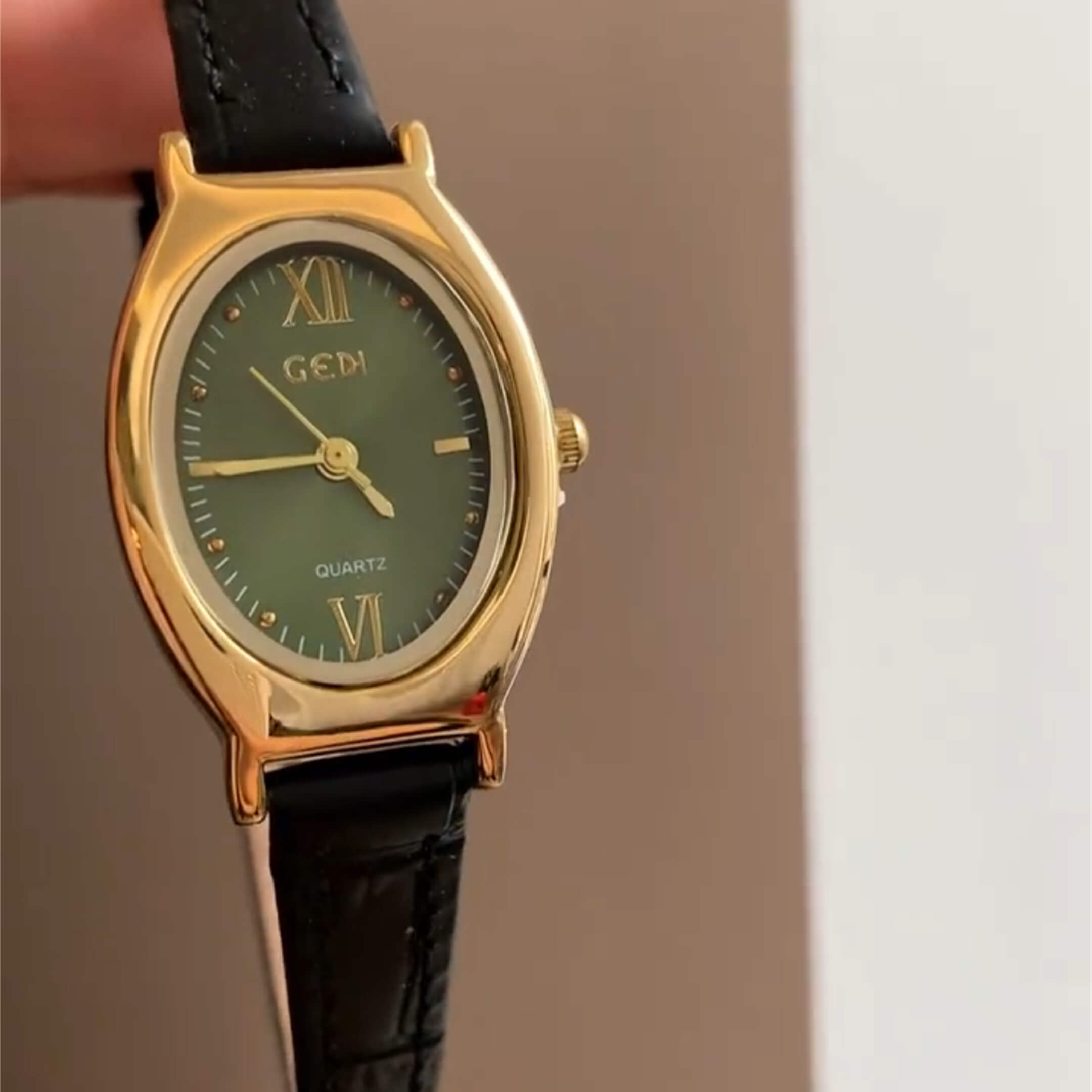 Vintage Green Oval Face Leather Watch for Women