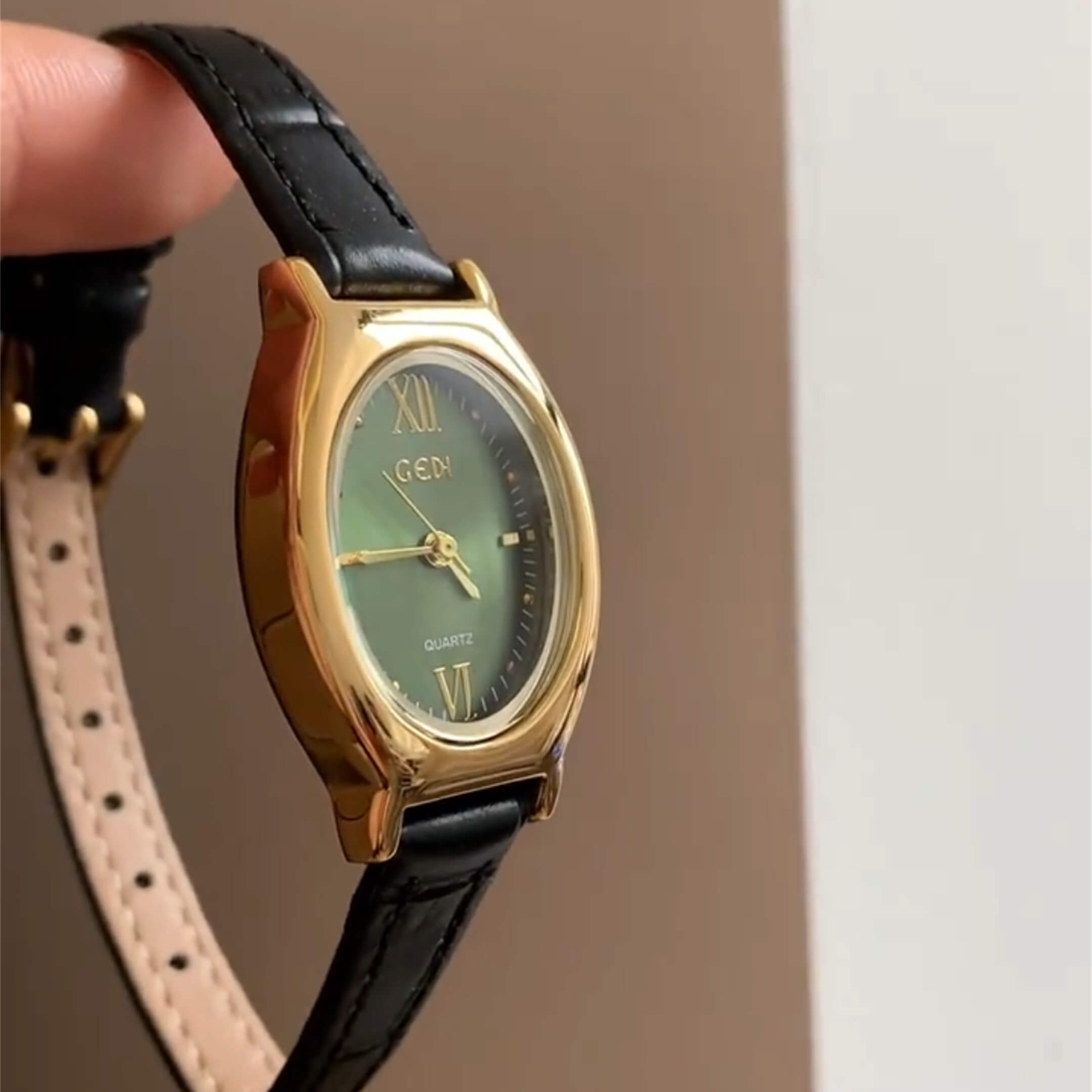 Vintage Green Oval Face Leather Watch for Women