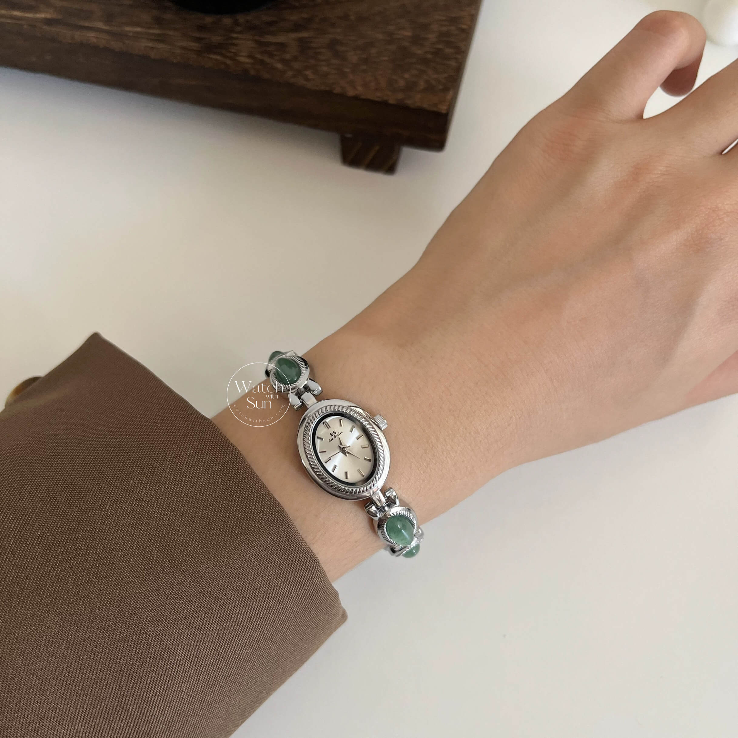 Vintage Style Green Jade Stone Bracelet Watch