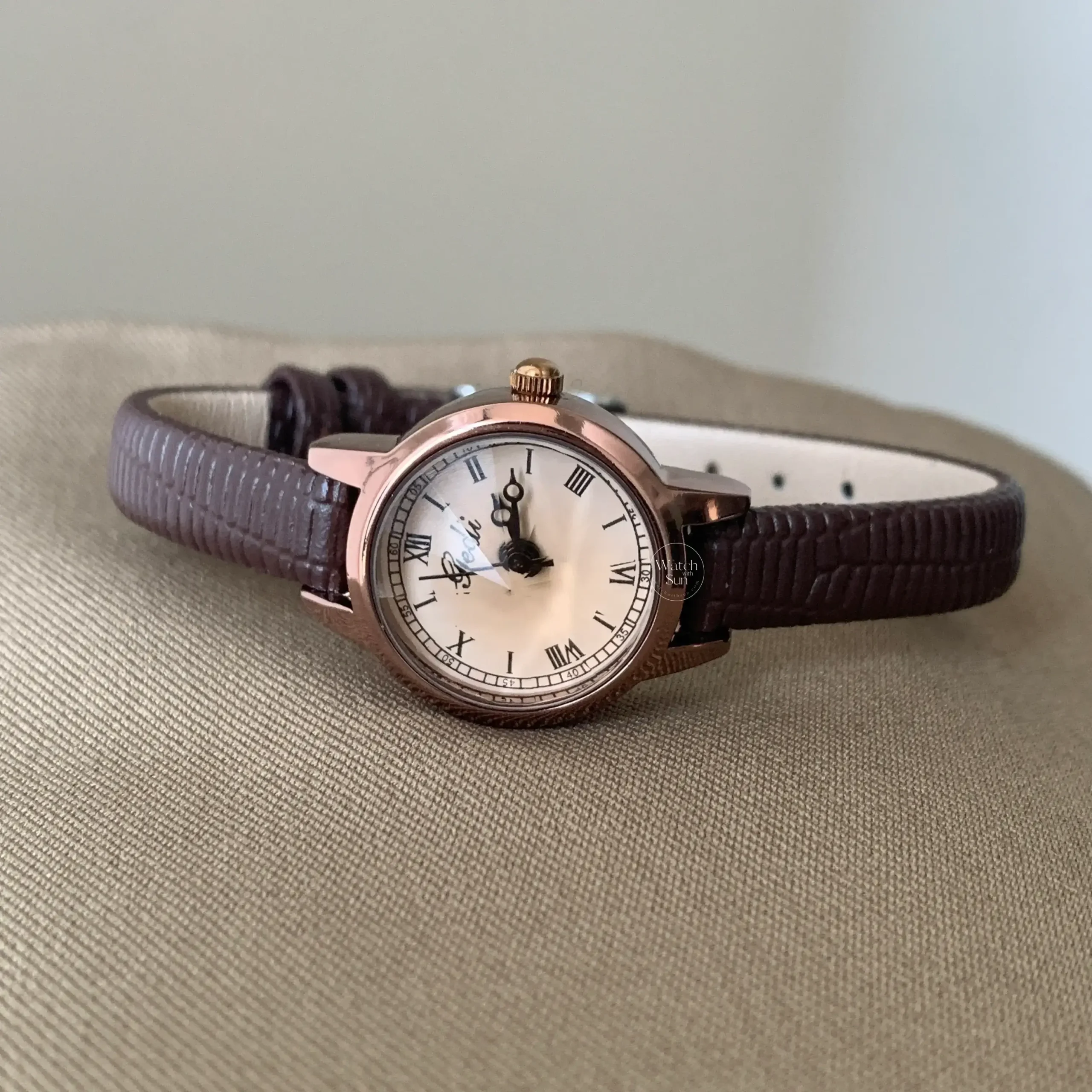Vintage Style Round Face Brown Leather Watch