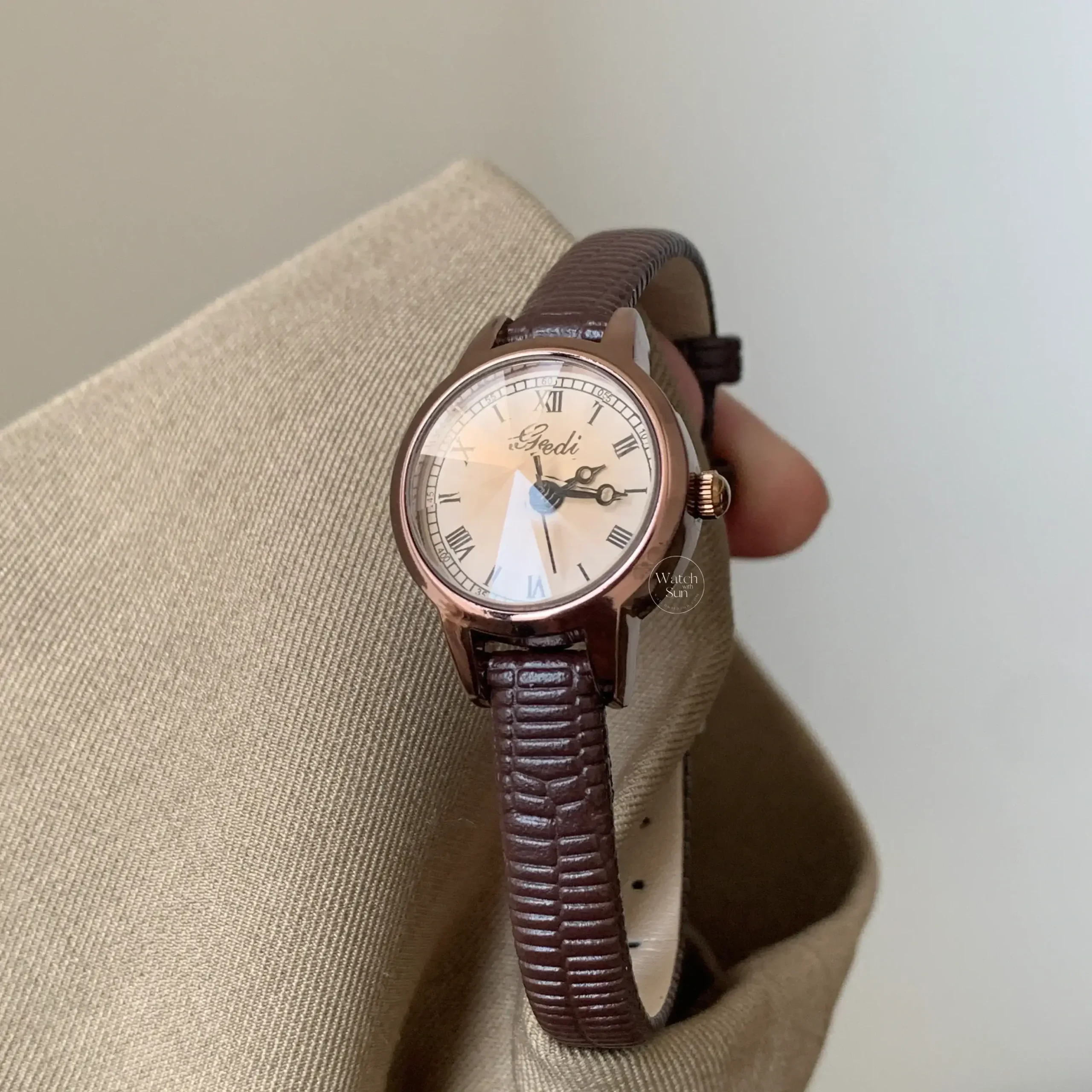 Vintage Style Round Face Brown Leather Watch
