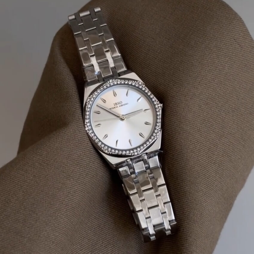 Minimalist Style Round Face Silver Bracelet Ladies Watch