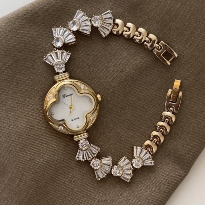 Dainty Vintage Style Gold/Silver Round Stainless Steel Bracelet Ladies Watch