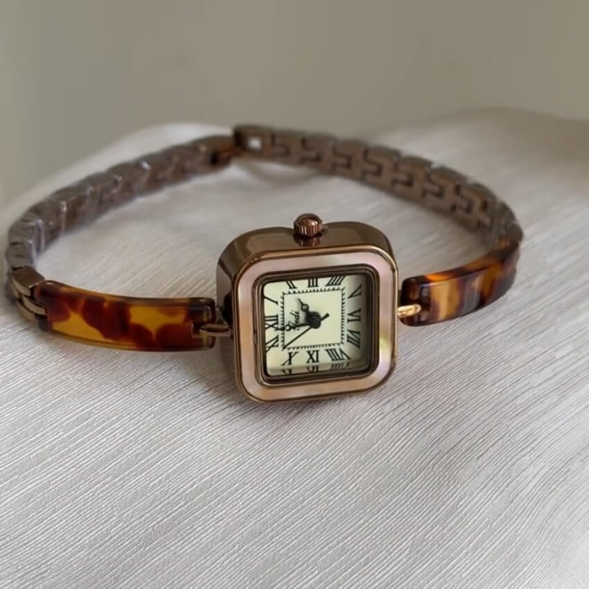 Vintage Style Gold Square Face Bracelet Watch For Women