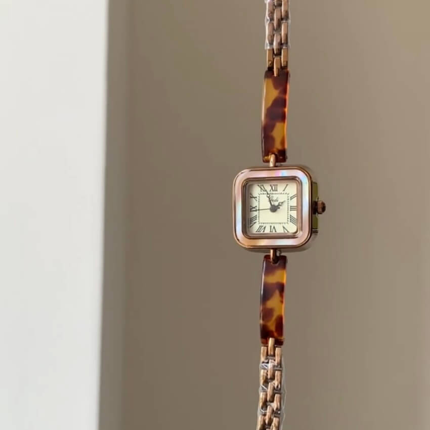 Vintage Style Gold Square Face Bracelet Watch For Women