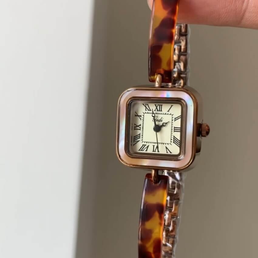 Vintage Style Gold Square Face Bracelet Watch For Women